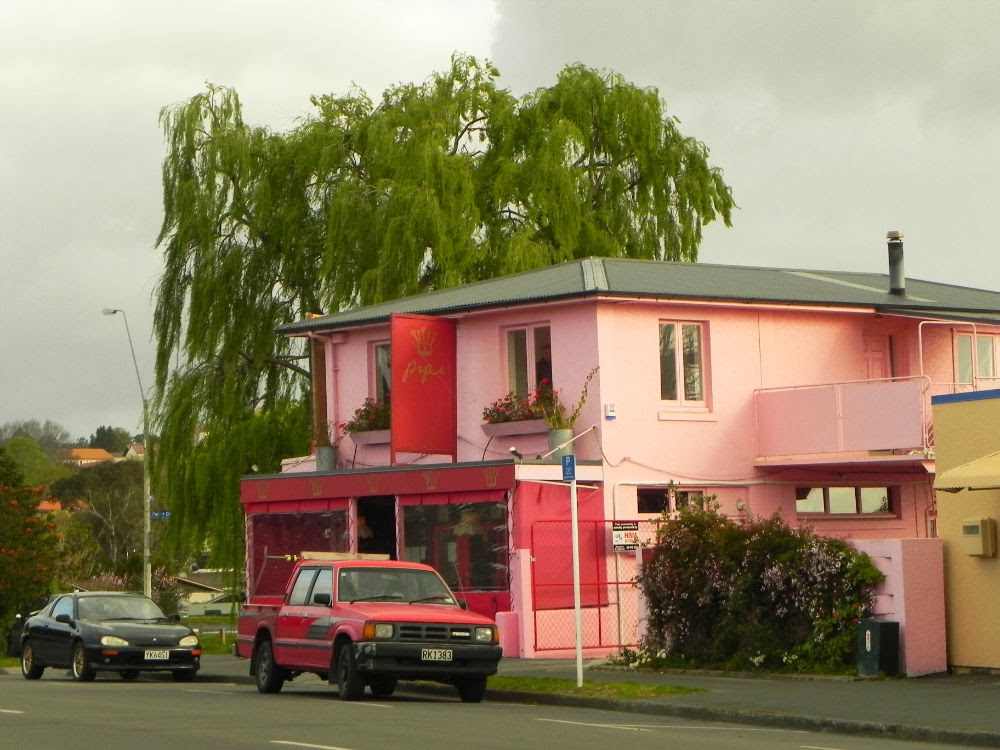 Pipi Cafe from a distance