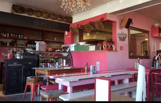 Pipi Cafe interior 