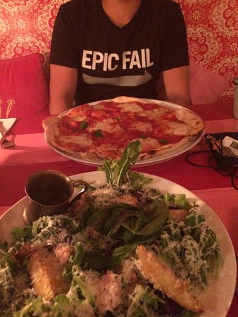 Pipi Cafe three pizza